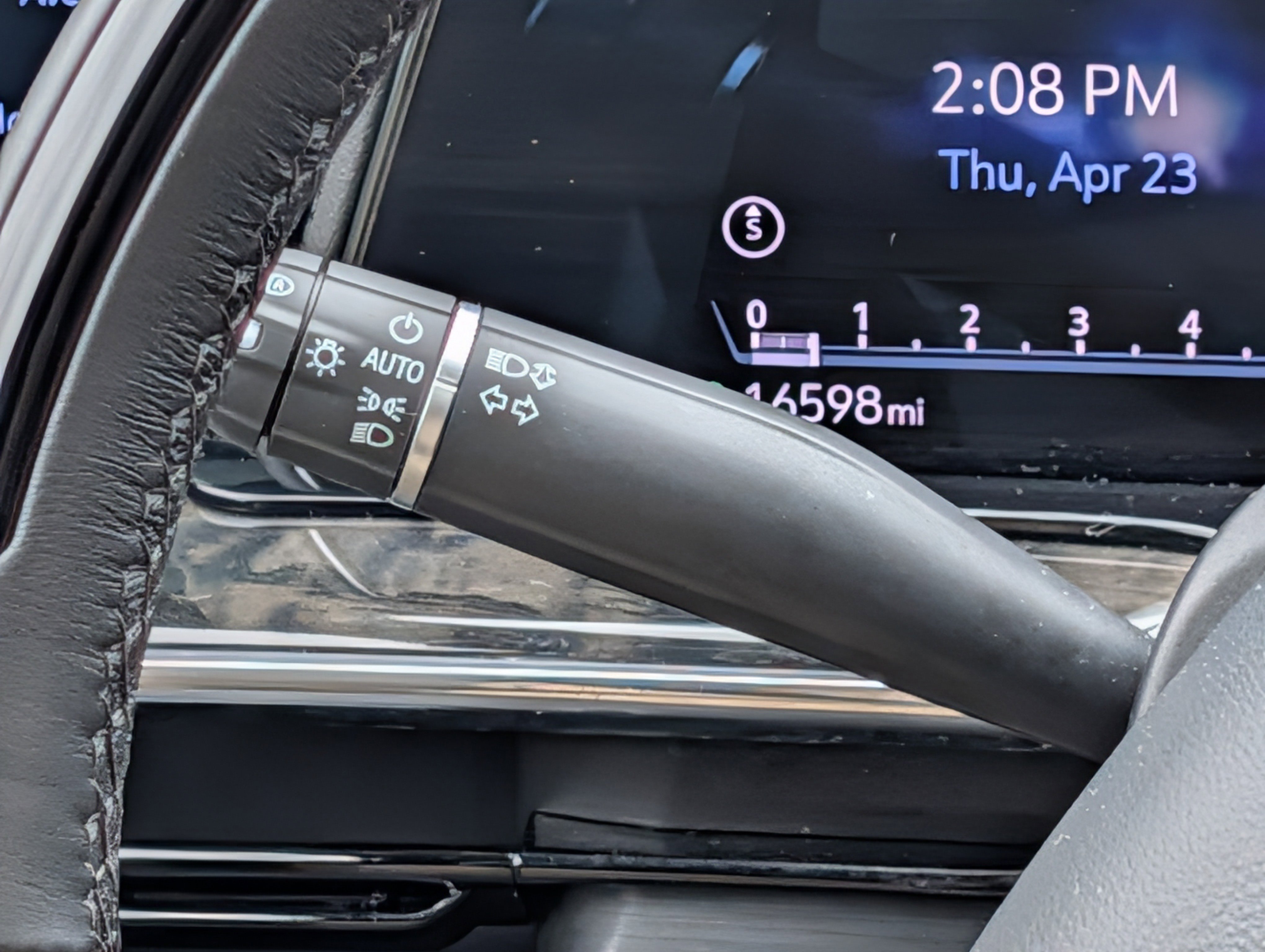 Used 2024 Cadillac Escalade Premium Luxury w/ LPO, Floor Liner Package AWD/4WD image 24