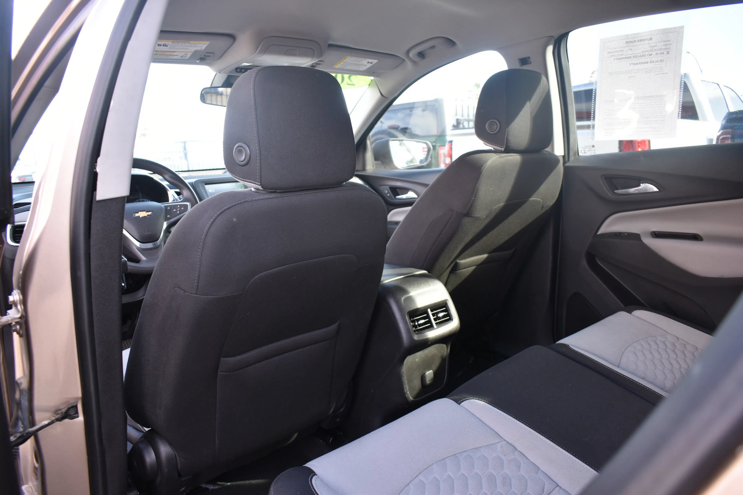 Used 2018 Chevrolet Equinox LS FWD image 10
