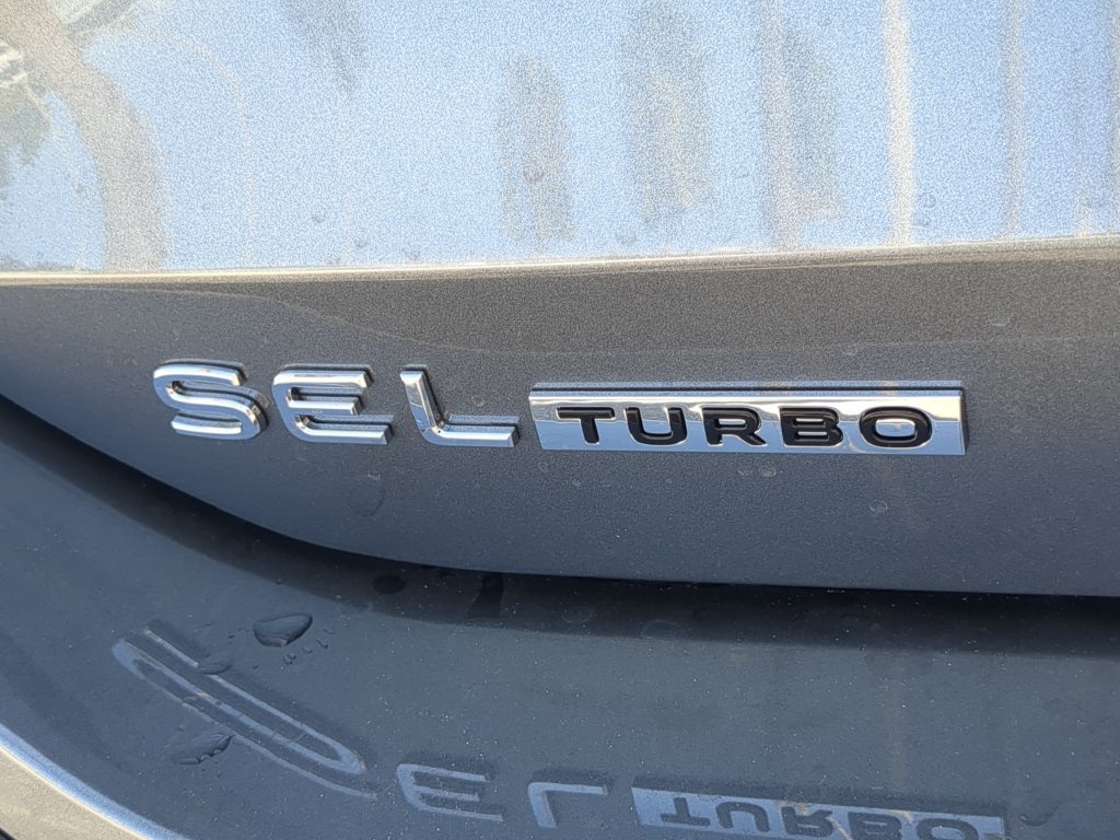 New 2027 Volkswagen Tiguan SEL R-Line AWD/4WD image 10