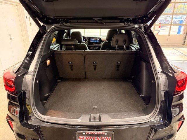 Used 2025 Chevrolet TrailBlazer RS w/ Convenience Package AWD/4WD image 23