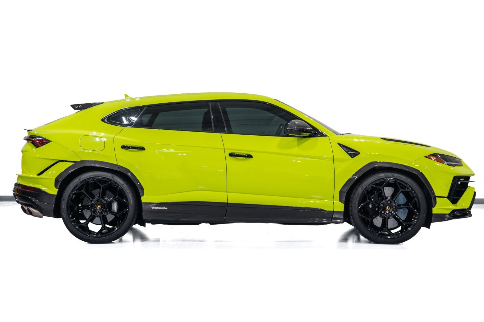 Used 2024 Lamborghini Urus Performante AWD/4WD image 8