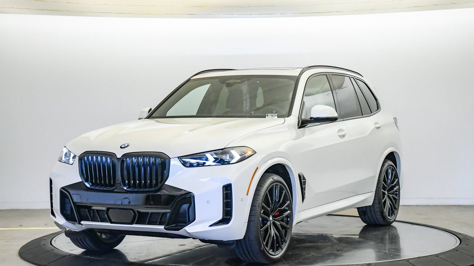 New 2026 BMW X5 sDrive40i w/ M Sport Package RWD image 1