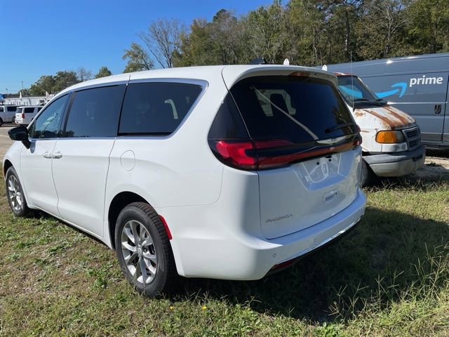 New 2026 Chrysler Pacifica Select image 5