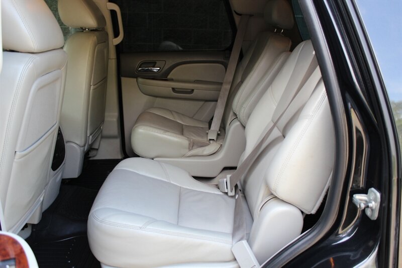 Used 2010 Chevrolet Tahoe LTZ AWD/4WD image 12