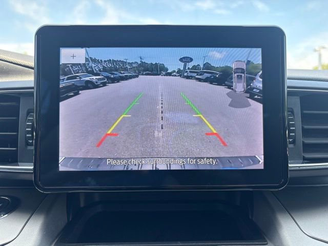 Used 2022 Ford Explorer XLT w/ Equipment Group 202A AWD/4WD image 19