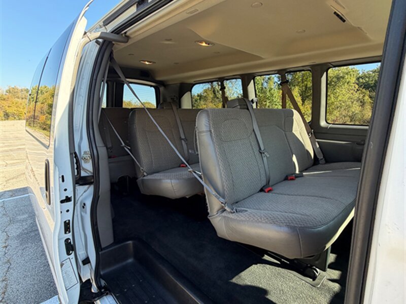 Used 2017 Chevrolet Express 3500 LT w/ LT Preferred Equipment Group RWD image 19