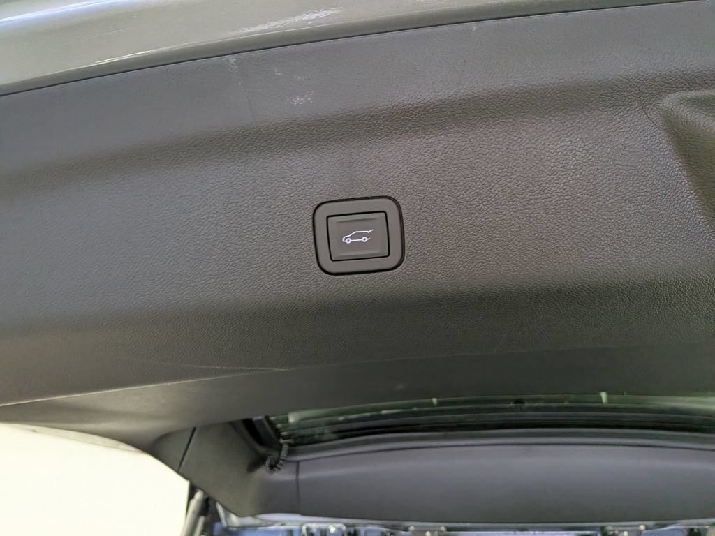 New 2026 GMC Yukon Elevation w/ Elevation Premium Package AWD/4WD image 11