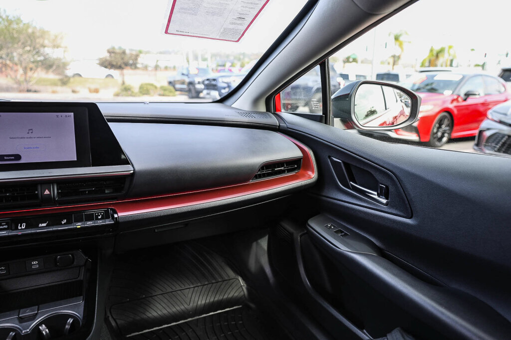 Certified 2023 Toyota Prius Prime FWD image 5