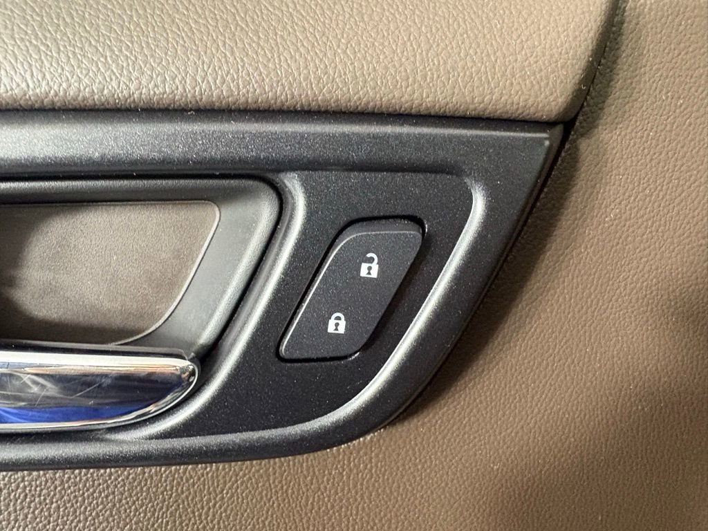 Used 2019 Chevrolet Tahoe Premier RWD image 16