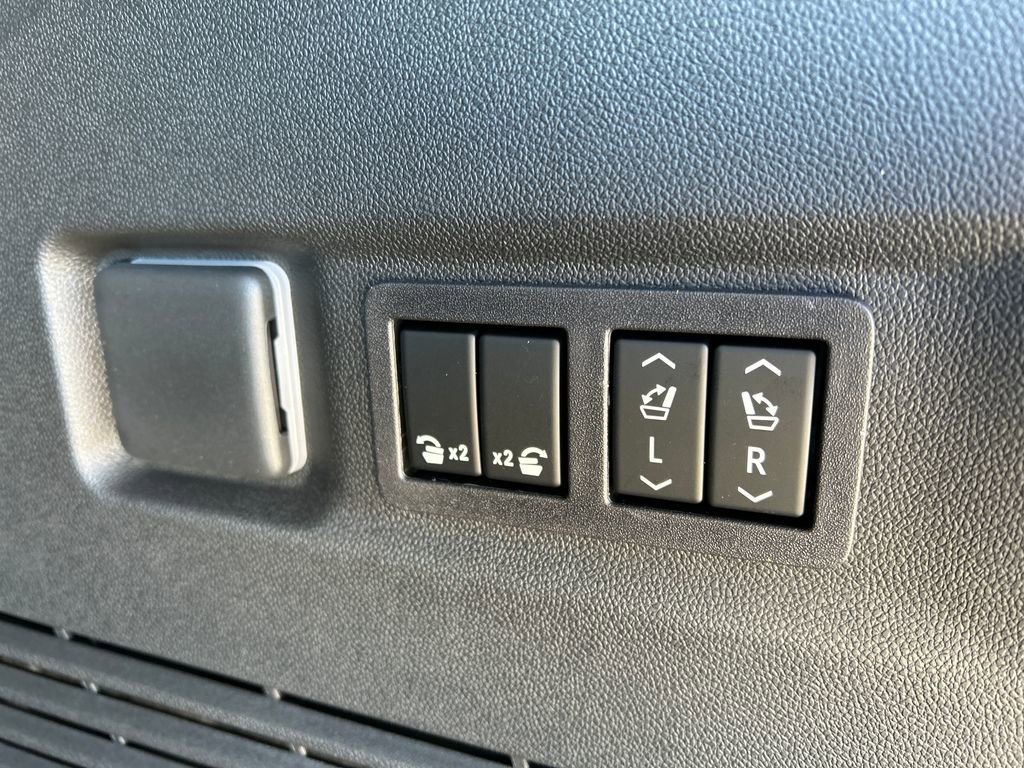 New 2026 GMC Yukon XL Denali Ultimate image 52