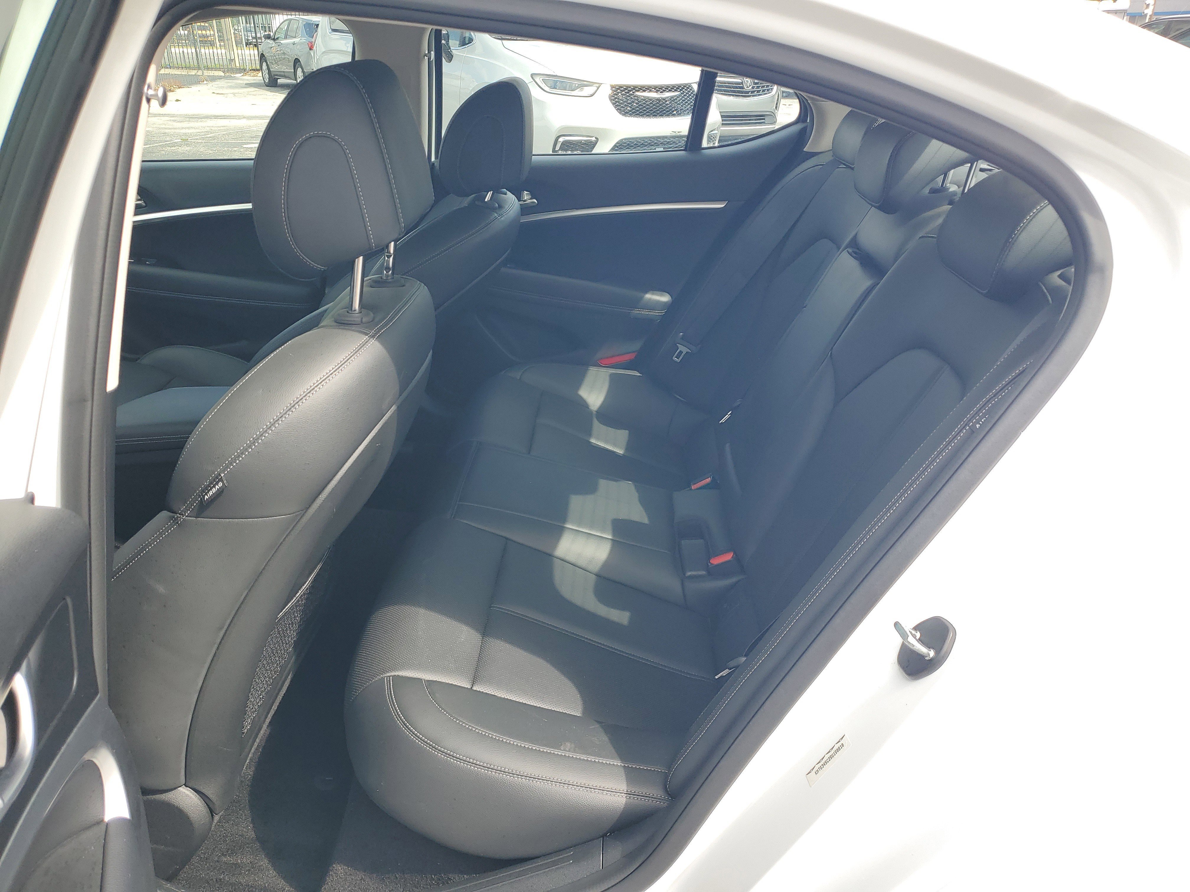 Used 2025 Genesis G70 2.5T image 14