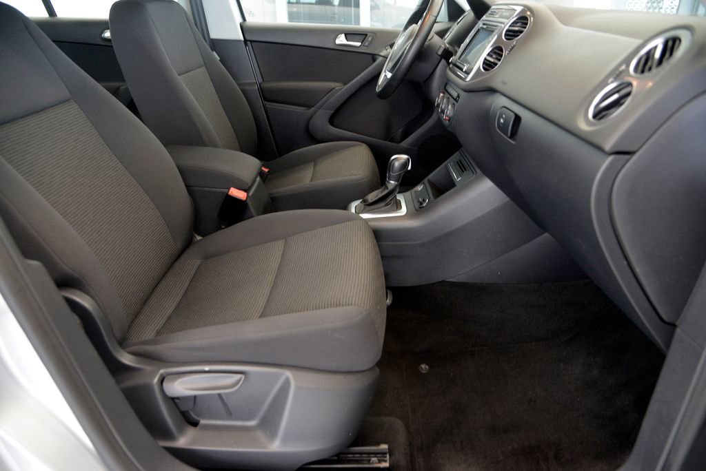 Used 2017 Volkswagen Tiguan S image 30