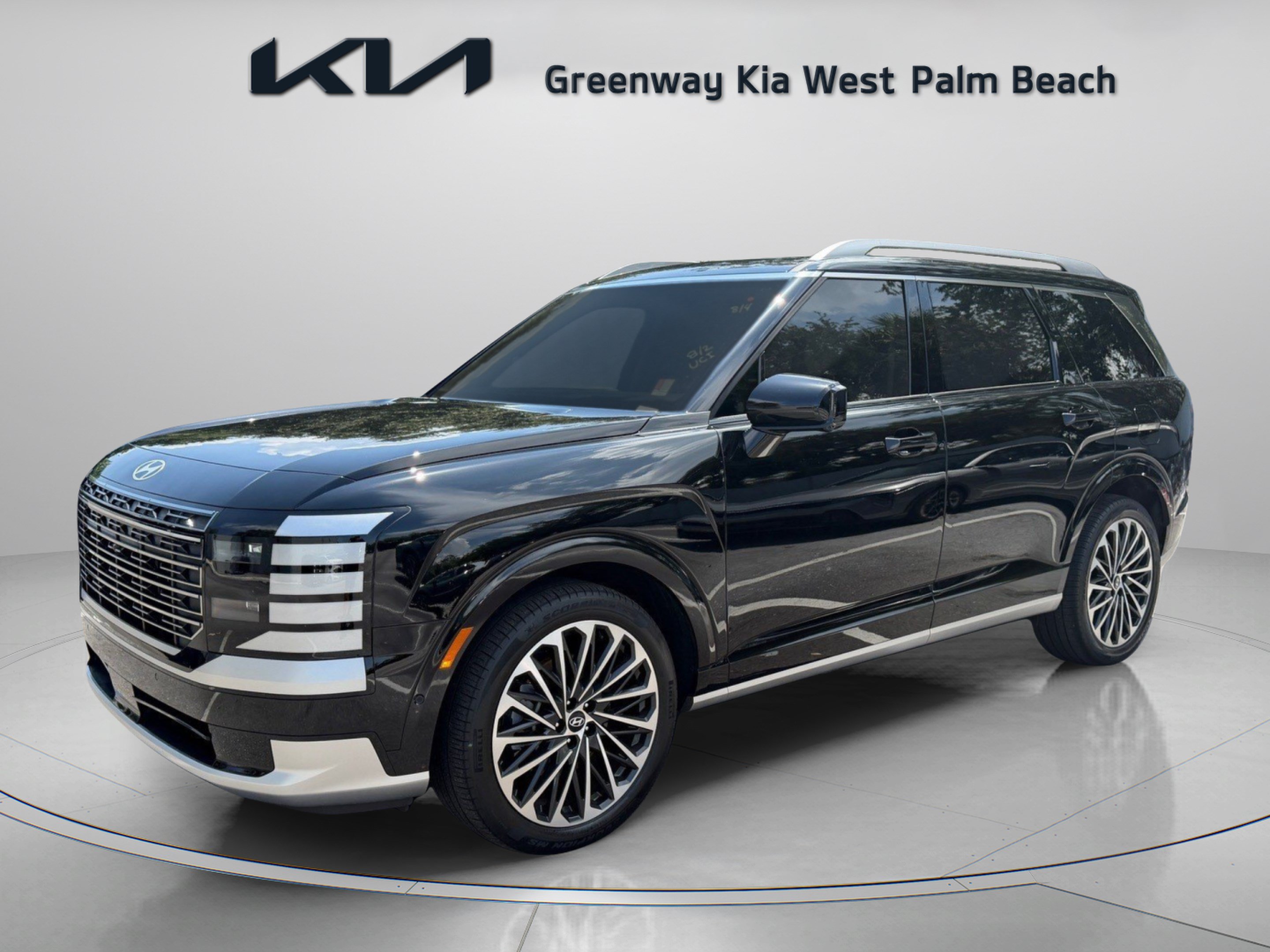 Used 2026 Hyundai Palisade Calligraphy FWD image 3