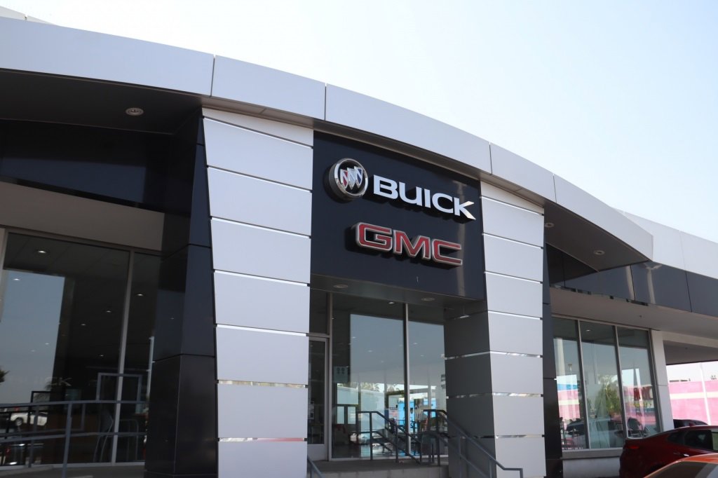 Used 2025 Buick Envision Sport Touring image 42