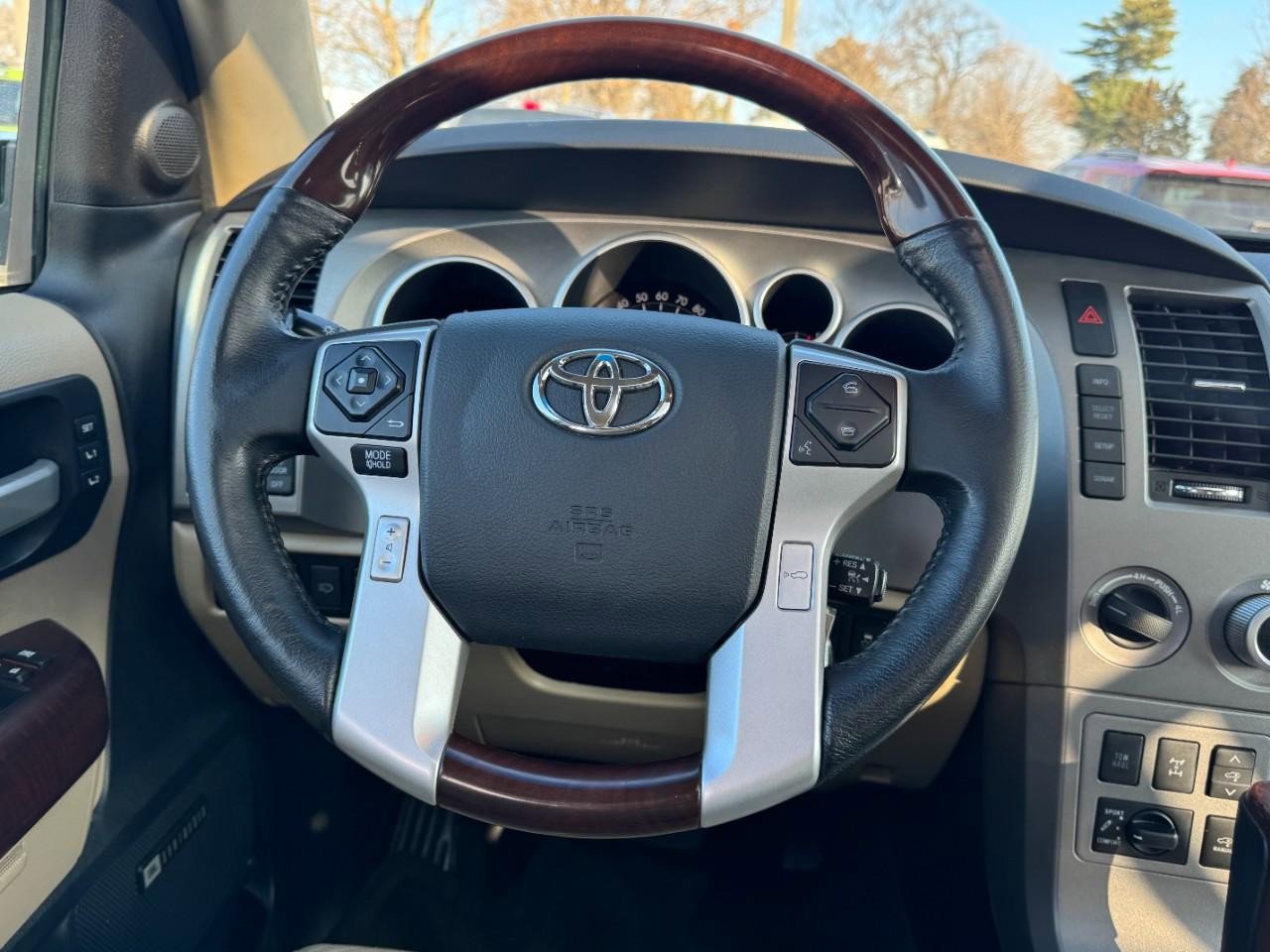 Used 2014 Toyota Sequoia Platinum image 15