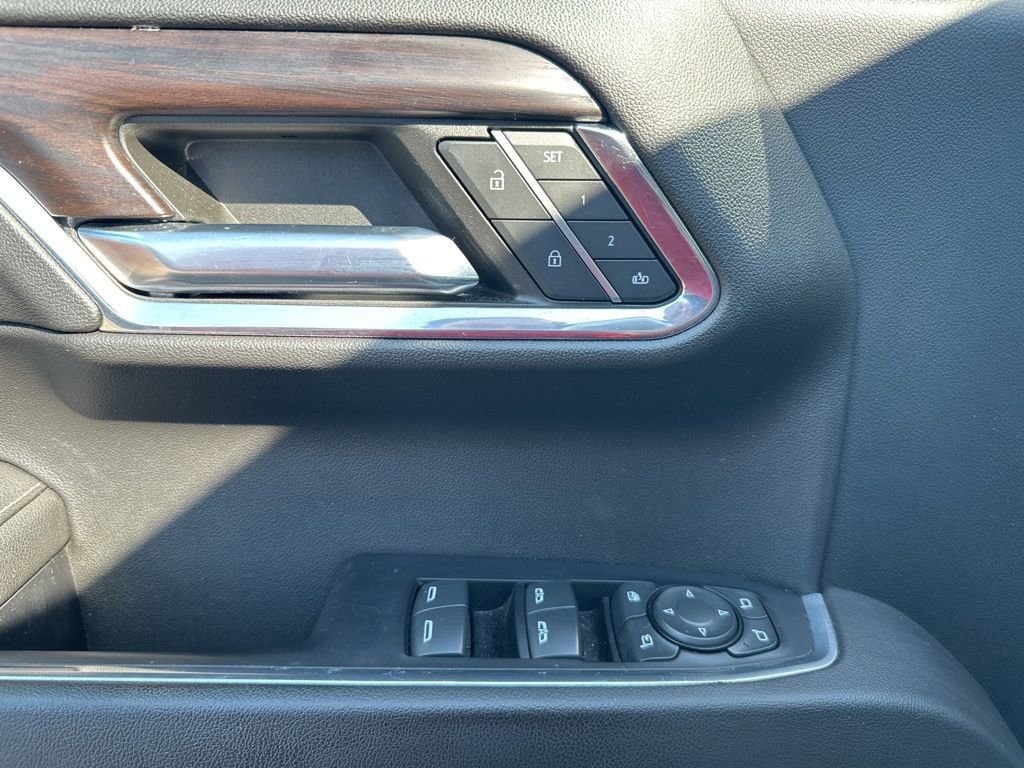 Used 2022 GMC Sierra 1500 SLT w/ SLT Convenience Package image 17