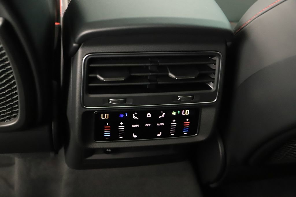 New 2026 Audi SQ8 Prestige image 22