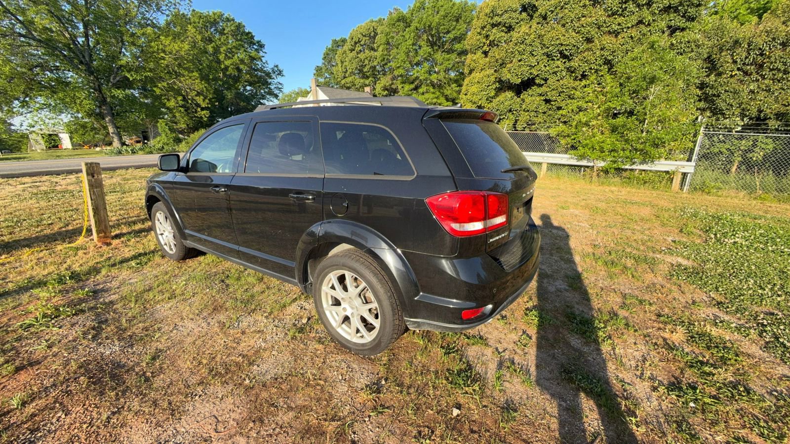 Used 2015 Dodge Journey SXT w/ Flexible Seating Group FWD image 2