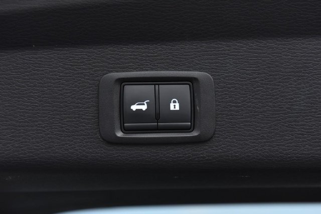 Used 2025 Mitsubishi Outlander AWD image 29