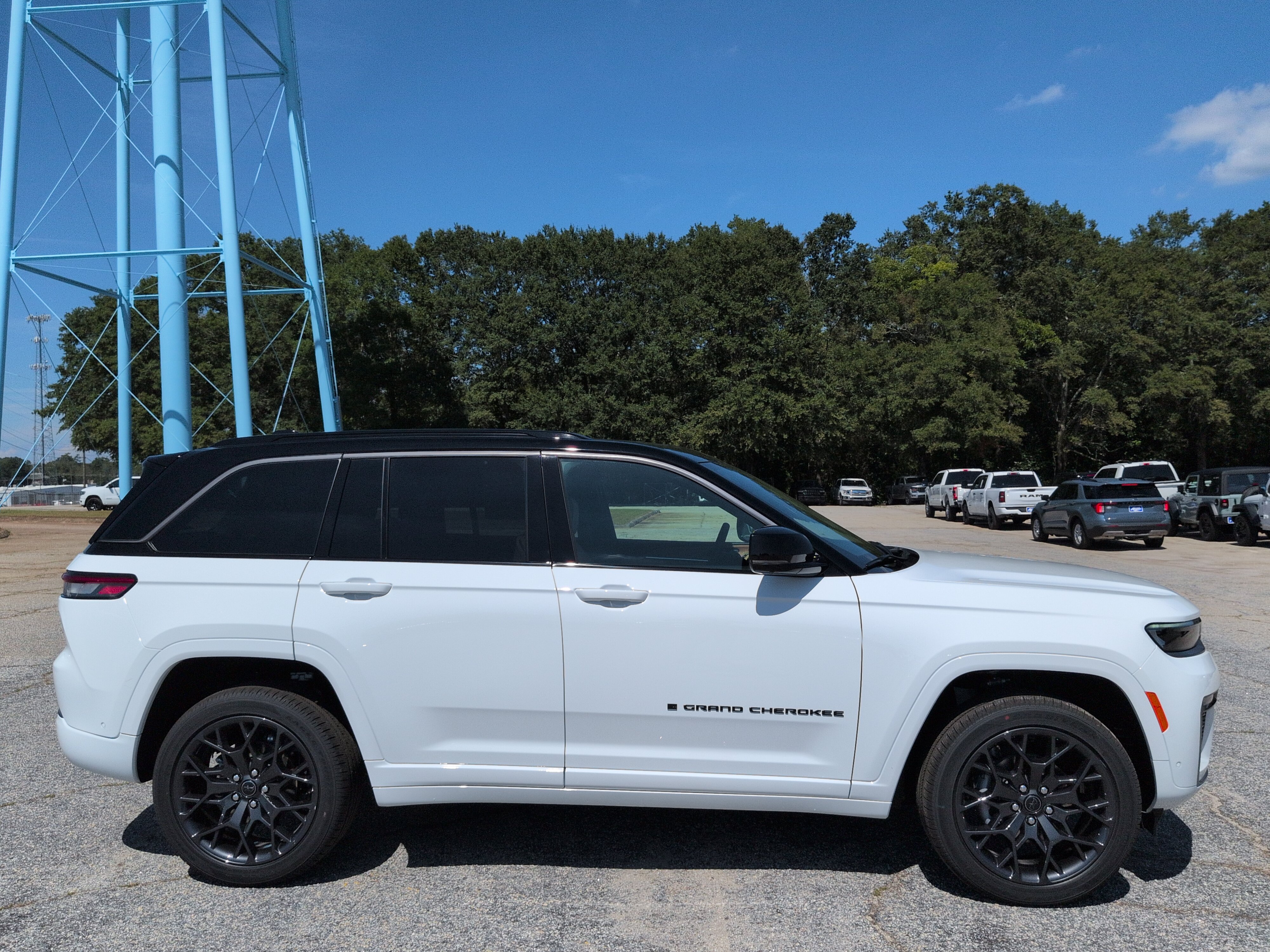 New 2027 Jeep Grand Cherokee Summit