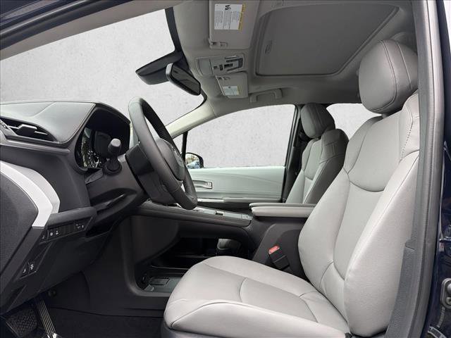New 2026 Toyota Sienna XLE image 11