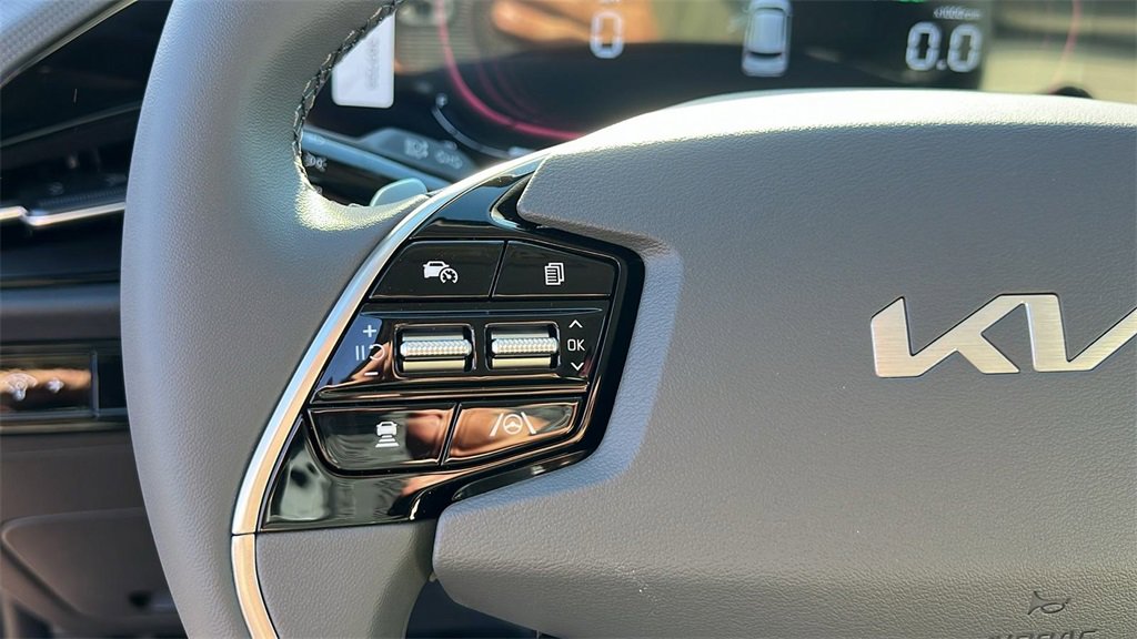 New 2025 Kia Niro EX image 19