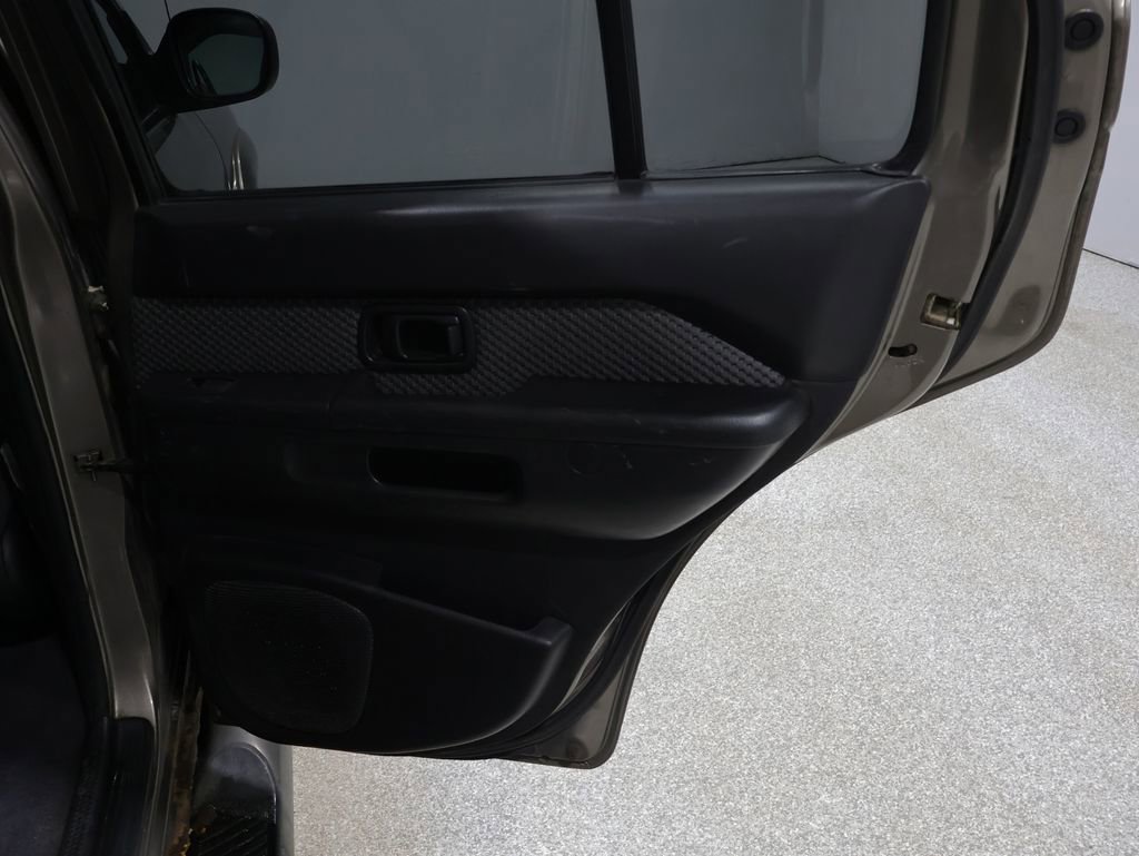 Used 2002 Nissan Pathfinder SE AWD/4WD image 21