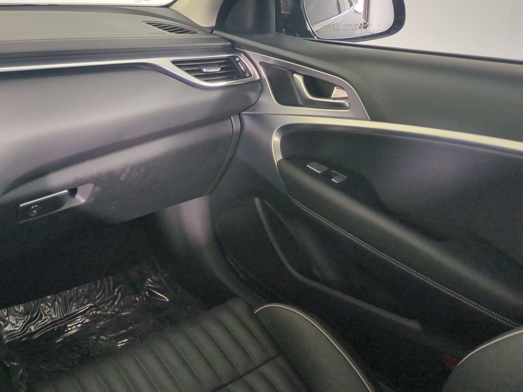 Used 2023 Genesis G70 3.3T RWD image 18