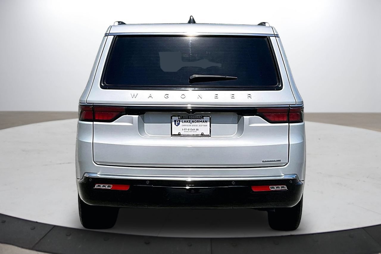 Used 2024 Jeep Wagoneer Series II AWD/4WD image 8