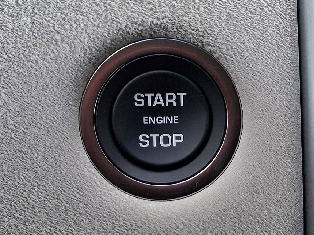 New 2026 Land Rover Discovery S image 11