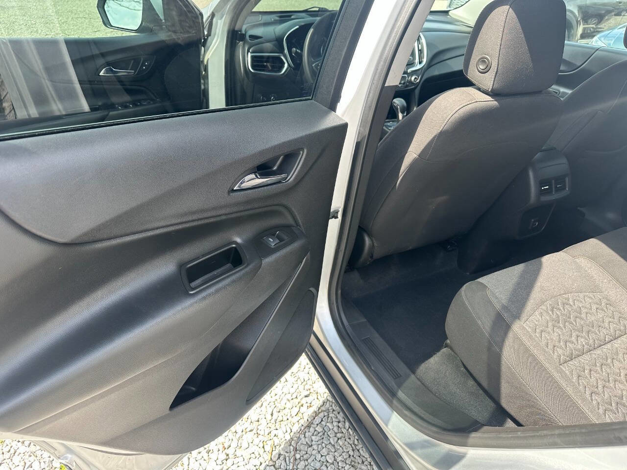Used 2022 Chevrolet Equinox LT AWD/4WD image 11