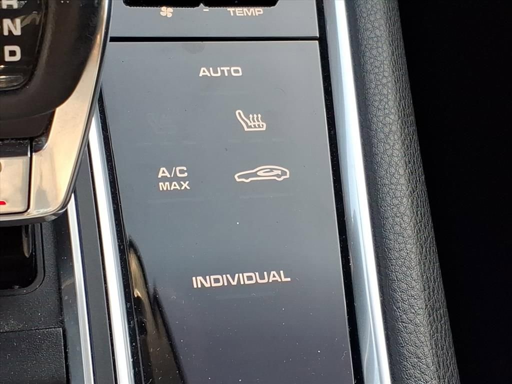 Used 2020 Porsche Panamera 4 image 25