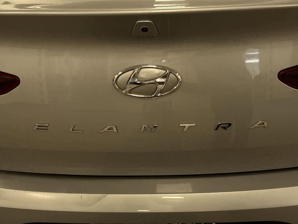 Used 2020 Hyundai Elantra Value Edition FWD image 24