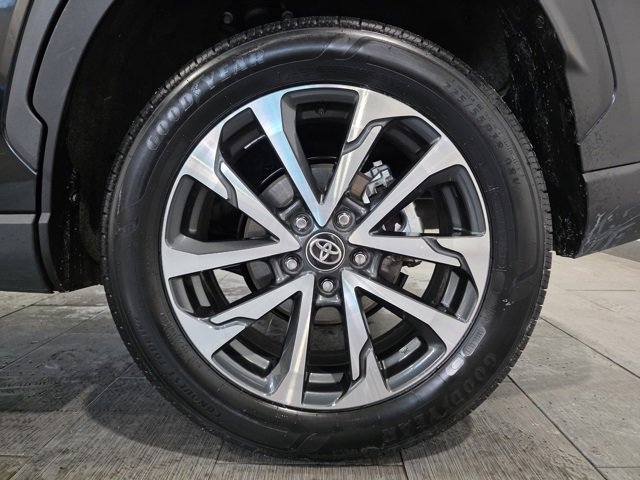 Used 2025 Toyota Corolla Cross XLE image 23