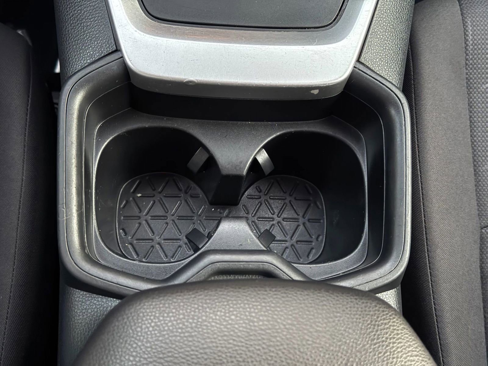 Used 2019 Toyota RAV4 XLE w/ Convenience Package FWD image 39