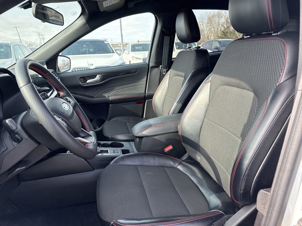 Used 2023 Ford Escape ST-Line w/ Tech Pack #1 image 9
