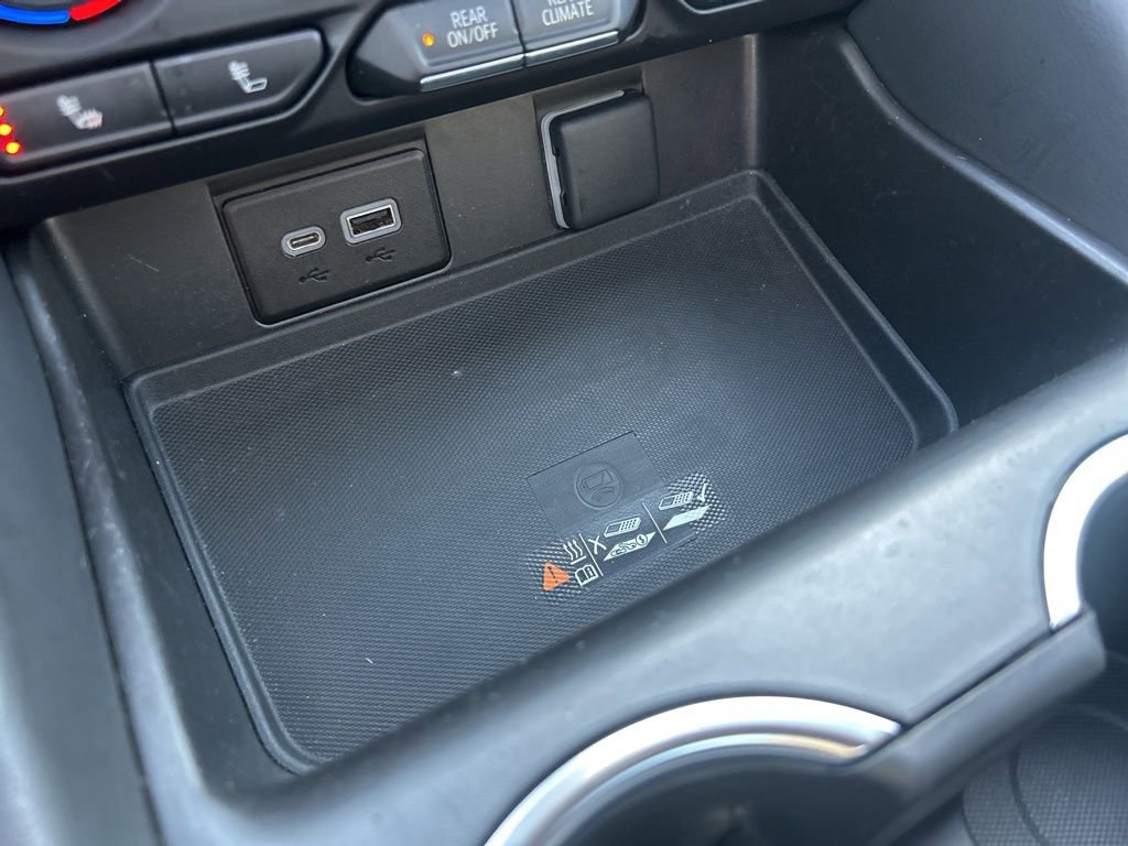 Used 2022 Chevrolet Suburban RST w/ Luxury Package image 38