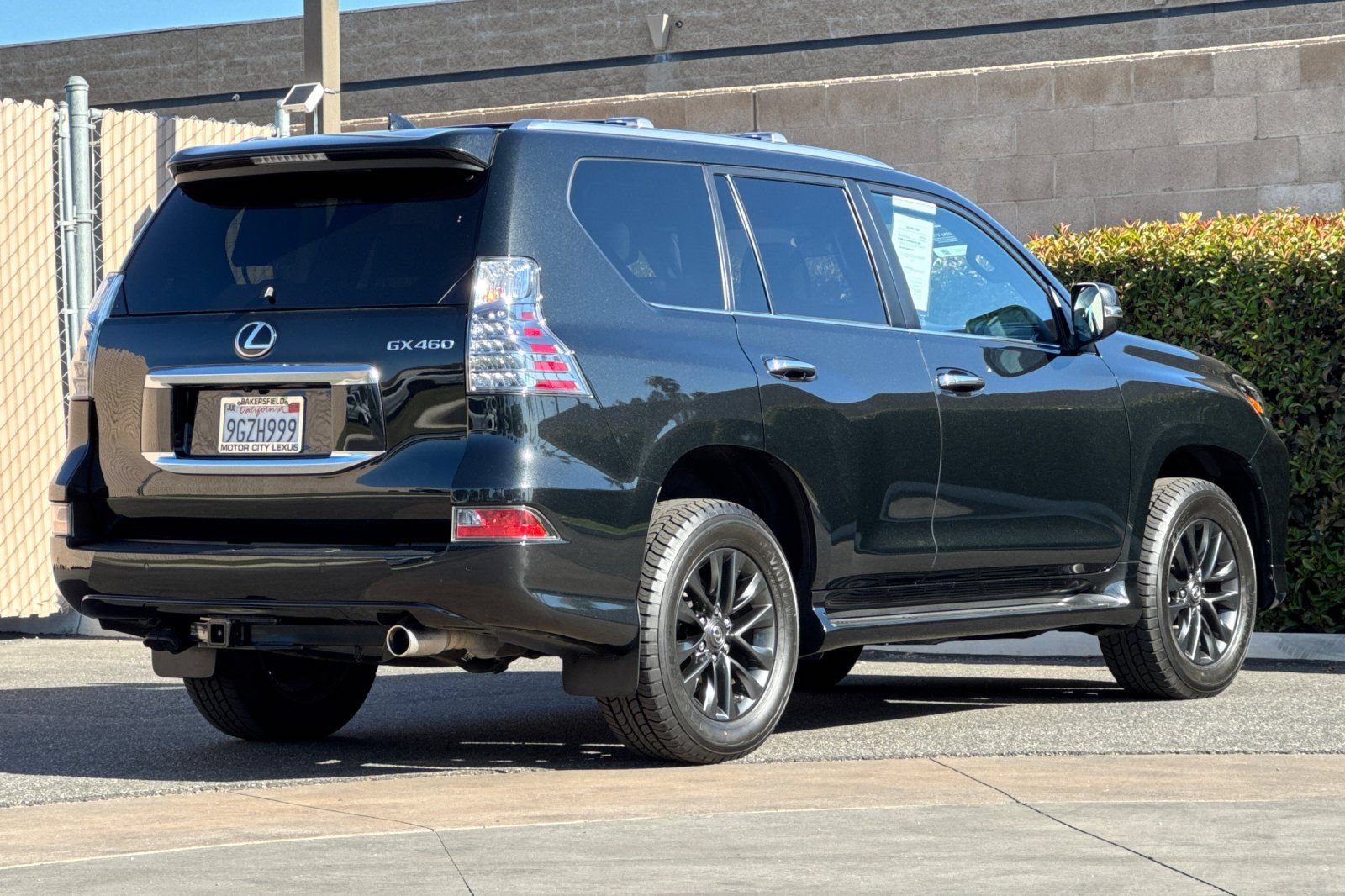 Certified 2023 Lexus GX 460 Premium w/ Premium Package AWD/4WD image 4