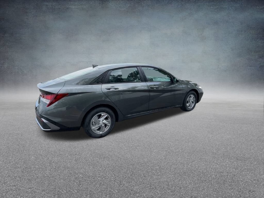 Used 2025 Hyundai Elantra SE FWD image 24