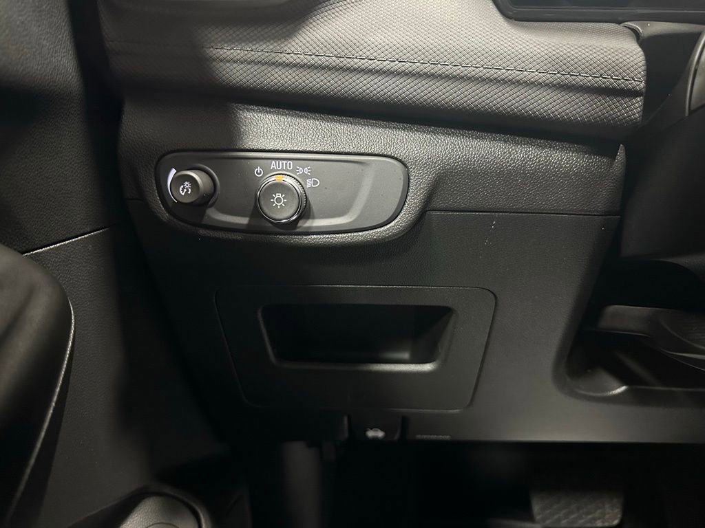 Used 2024 Chevrolet TrailBlazer LT w/ Convenience Package AWD/4WD image 17