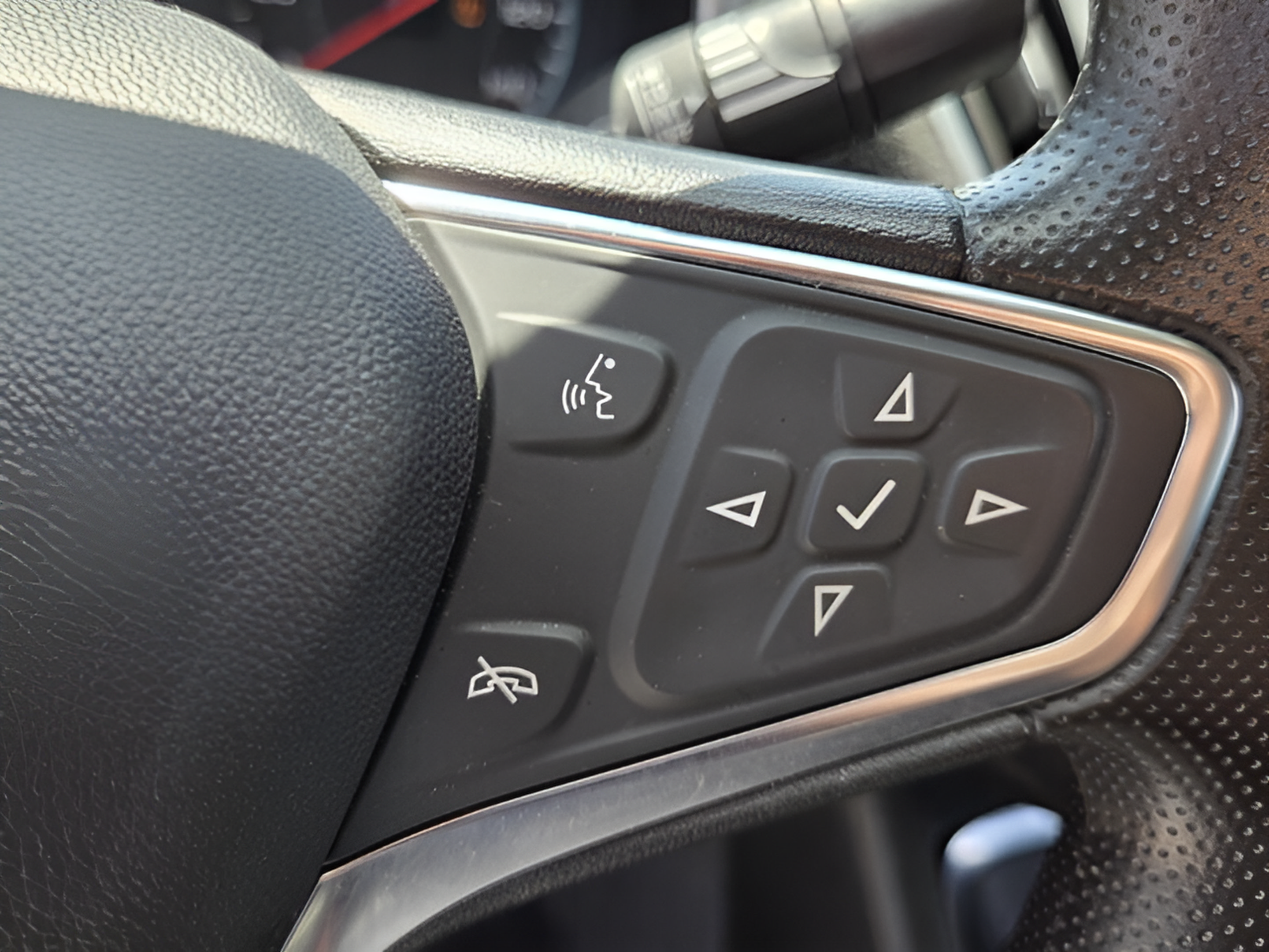 Used 2024 Chevrolet Malibu LT FWD image 25