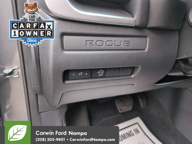 Used 2023 Nissan Rogue S AWD/4WD image 13