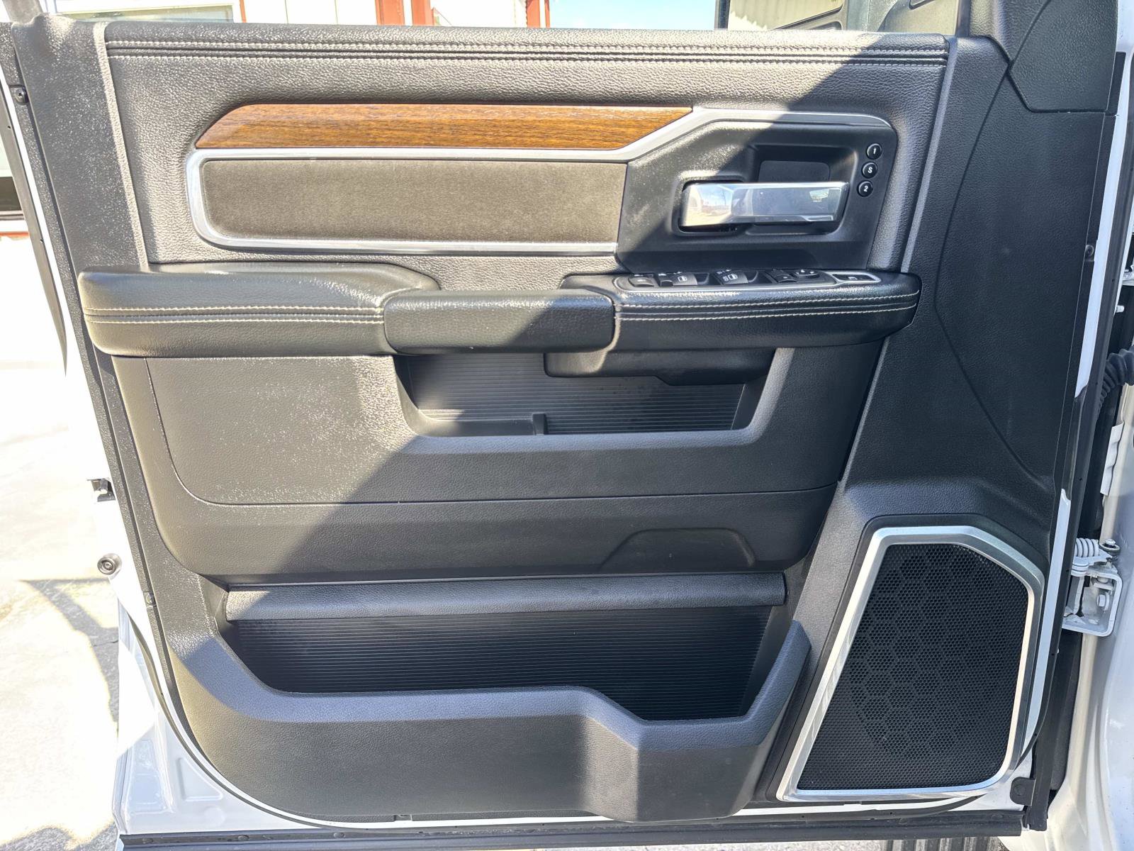 Used 2024 RAM 5500 Laramie image 18