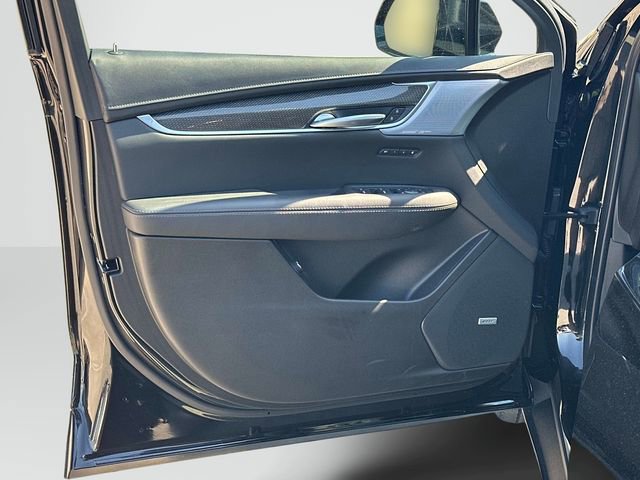 Used 2025 Cadillac XT5 Sportv w/ LPO, Bronce Accent Package AWD/4WD image 13