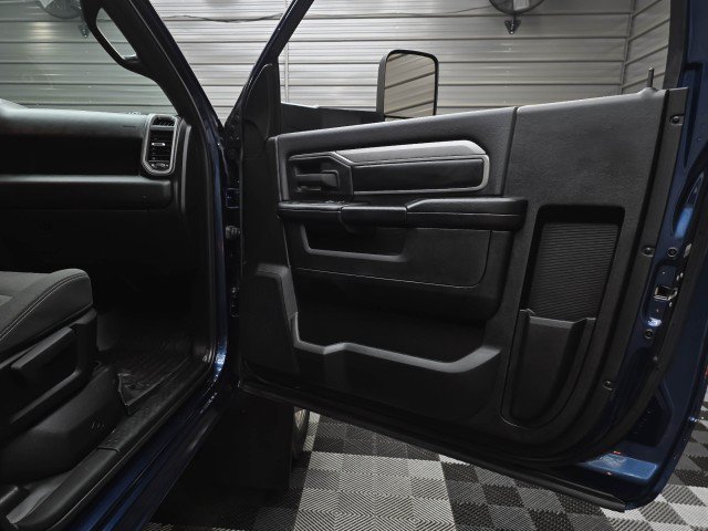 Used 2021 RAM 5500 Tradesman RWD image 30