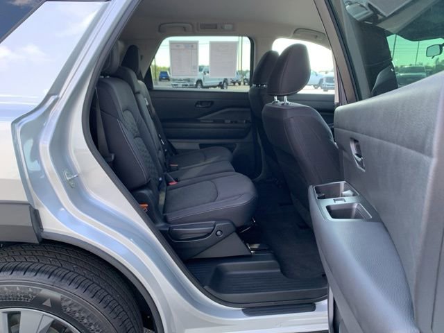 Used 2024 Nissan Pathfinder SV image 17