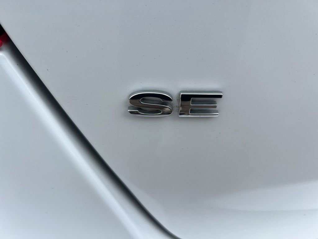 Used 2015 Ford Fiesta SE FWD image 30