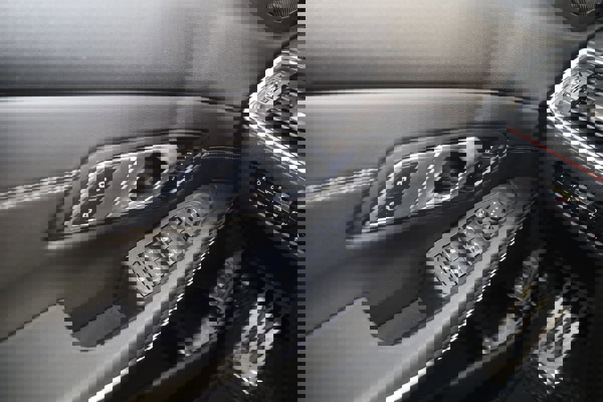 Used 2022 BMW 330i xDrive Sedan w/ M Sport Package image 31