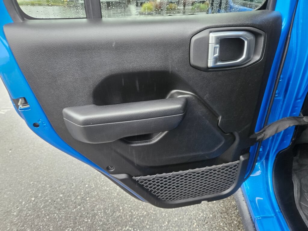 Used 2024 Jeep Wrangler Unlimited AWD/4WD image 17