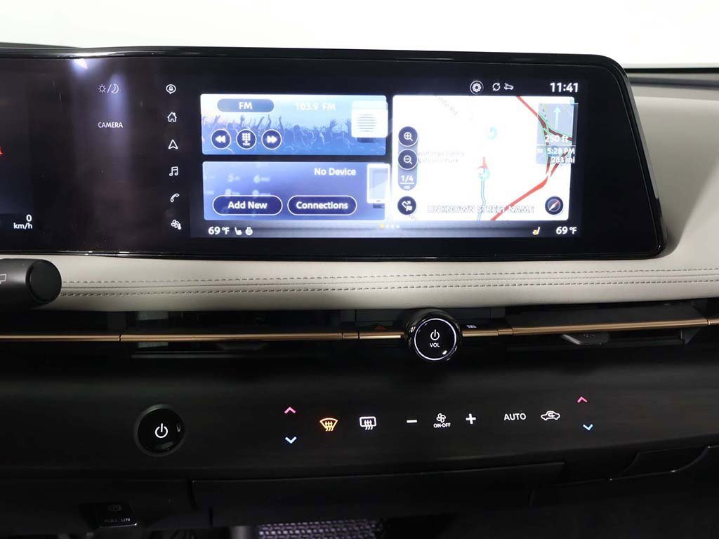 Used 2023 Nissan Ariya AWD image 44